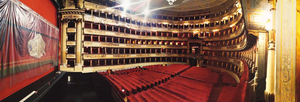 Vista panorámica del interior del teatro de La Scala