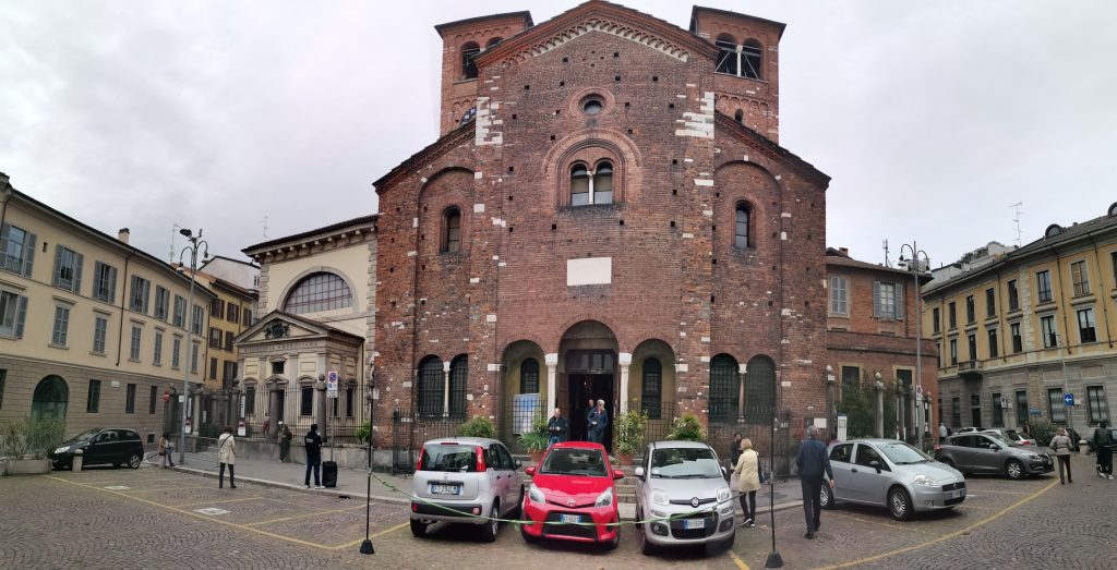 Fachada Iglesia del Santo Sepolcro, Milán