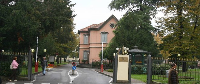 La entrada del Policlínico de Monza.