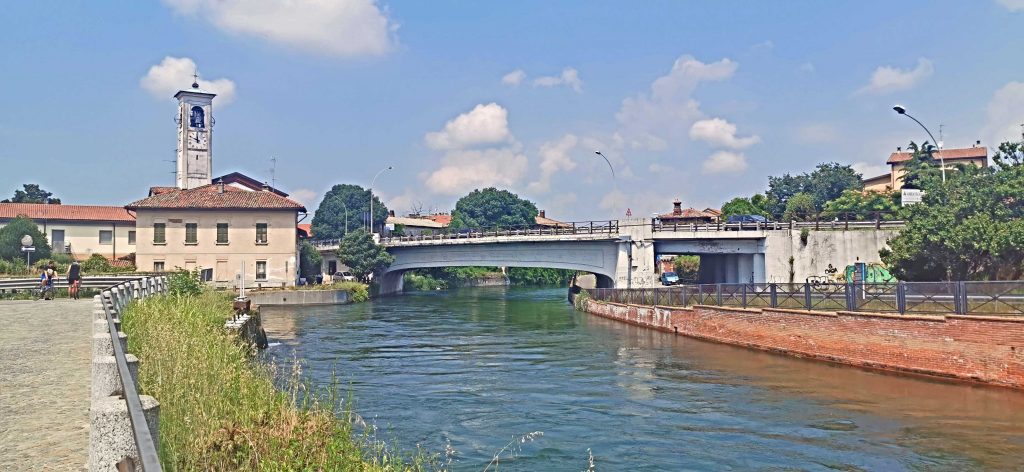 Cruce del Naviglio Grande y el Naviglio Bereguardo.