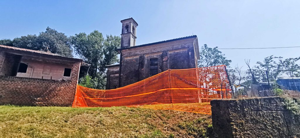 Iglesia de Coronate, en refacciones