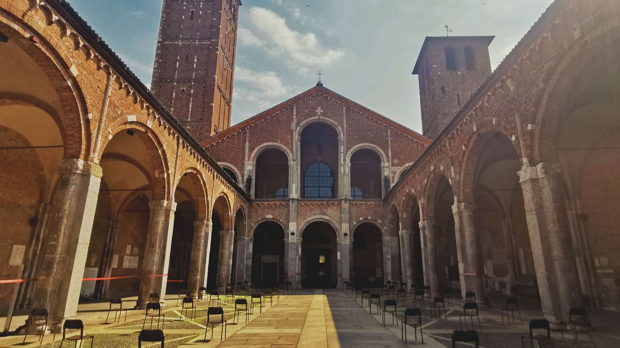 Iglesia San Ambrogio: una joya oculta en Milán
