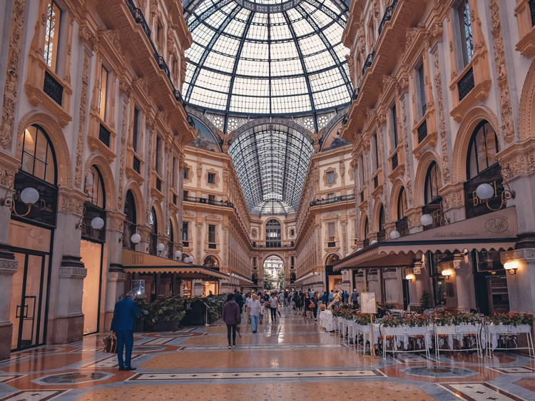 Galería Vittorio Emanuele, los verbos en pasado y las valoraciones