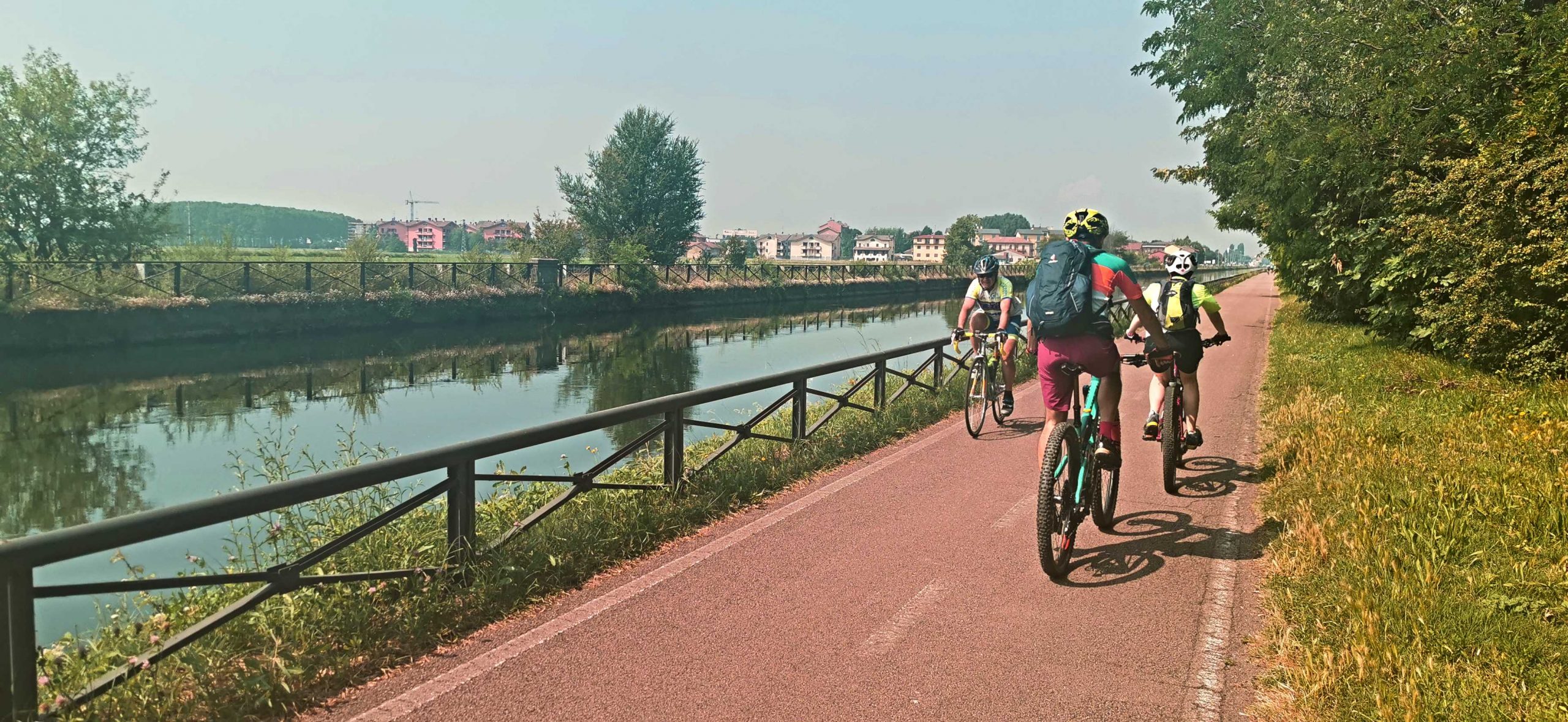 De Milán a Abbiategrasso en bici siguiendo el Naviglio Grande